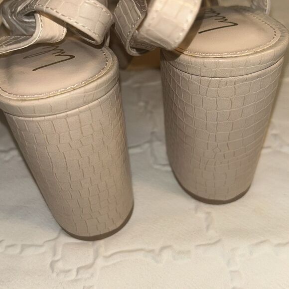 Lulu’s Light Nude Crocodile-Embossed Ankle Strap Heels(Size 11) - Picture 5 of 9